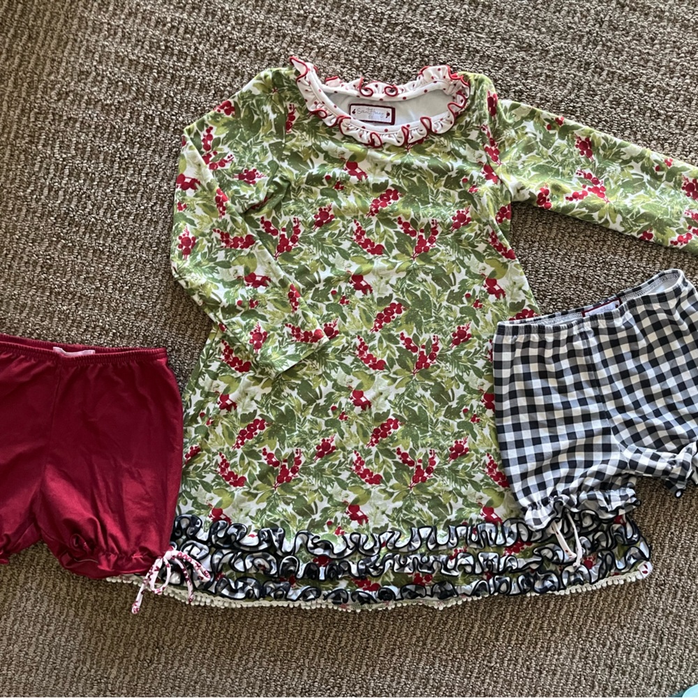 Sweet Honey THE DROP holiday pajamas.